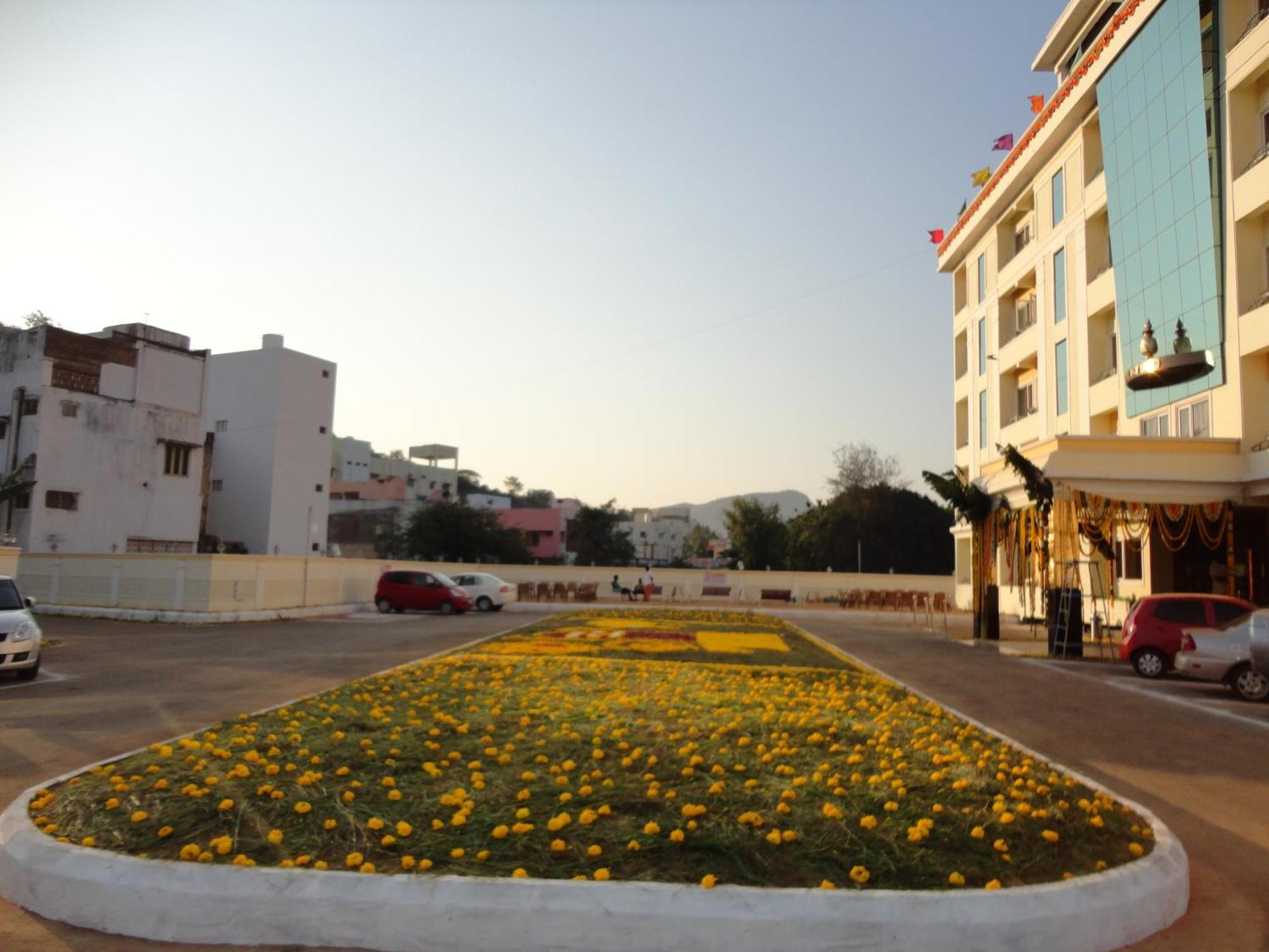 Hotel Mgm Grand Srikalahasti Exterior foto